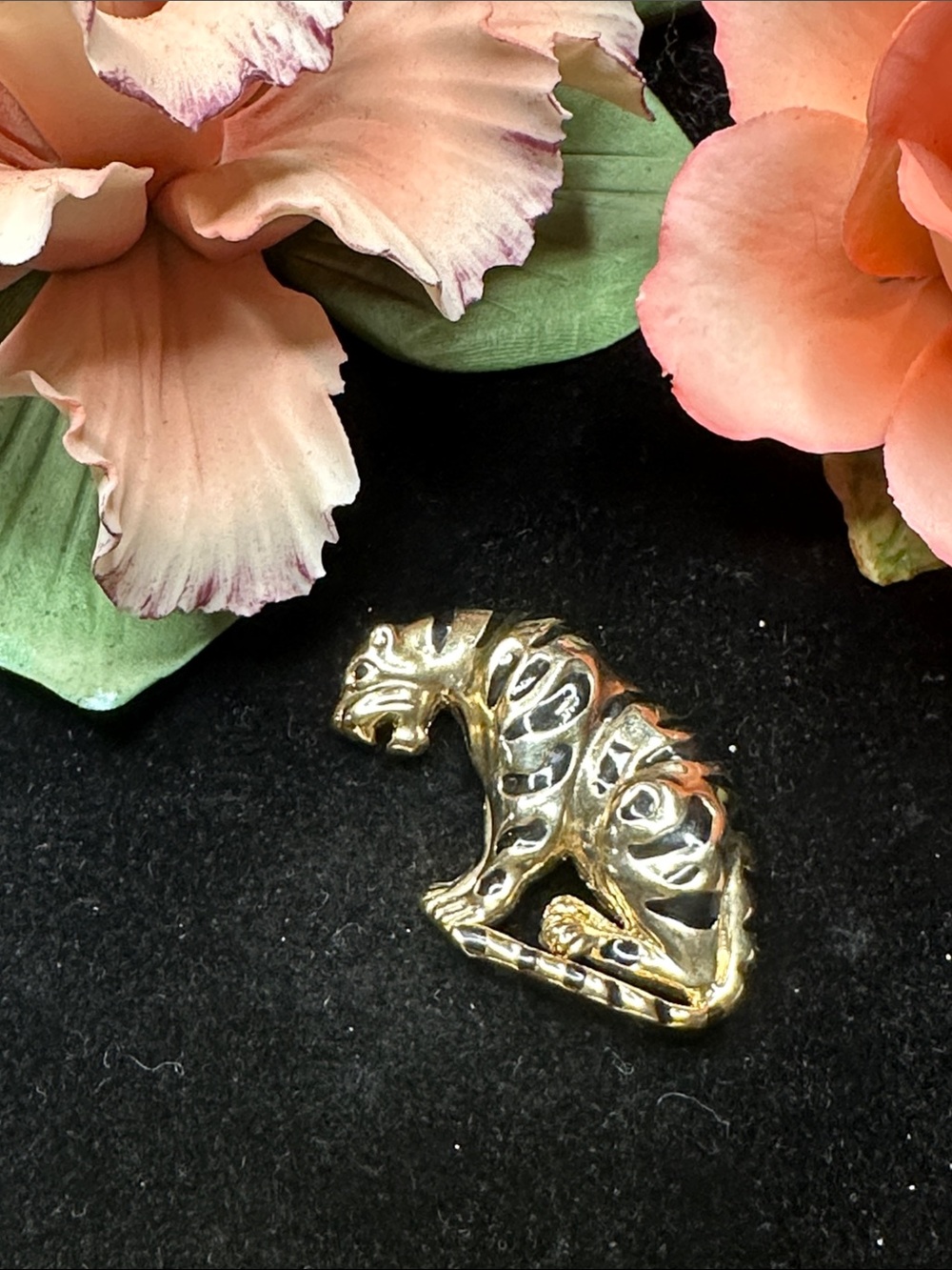 Gold Tone Tiger Pin - Sculpted Animal Brooch